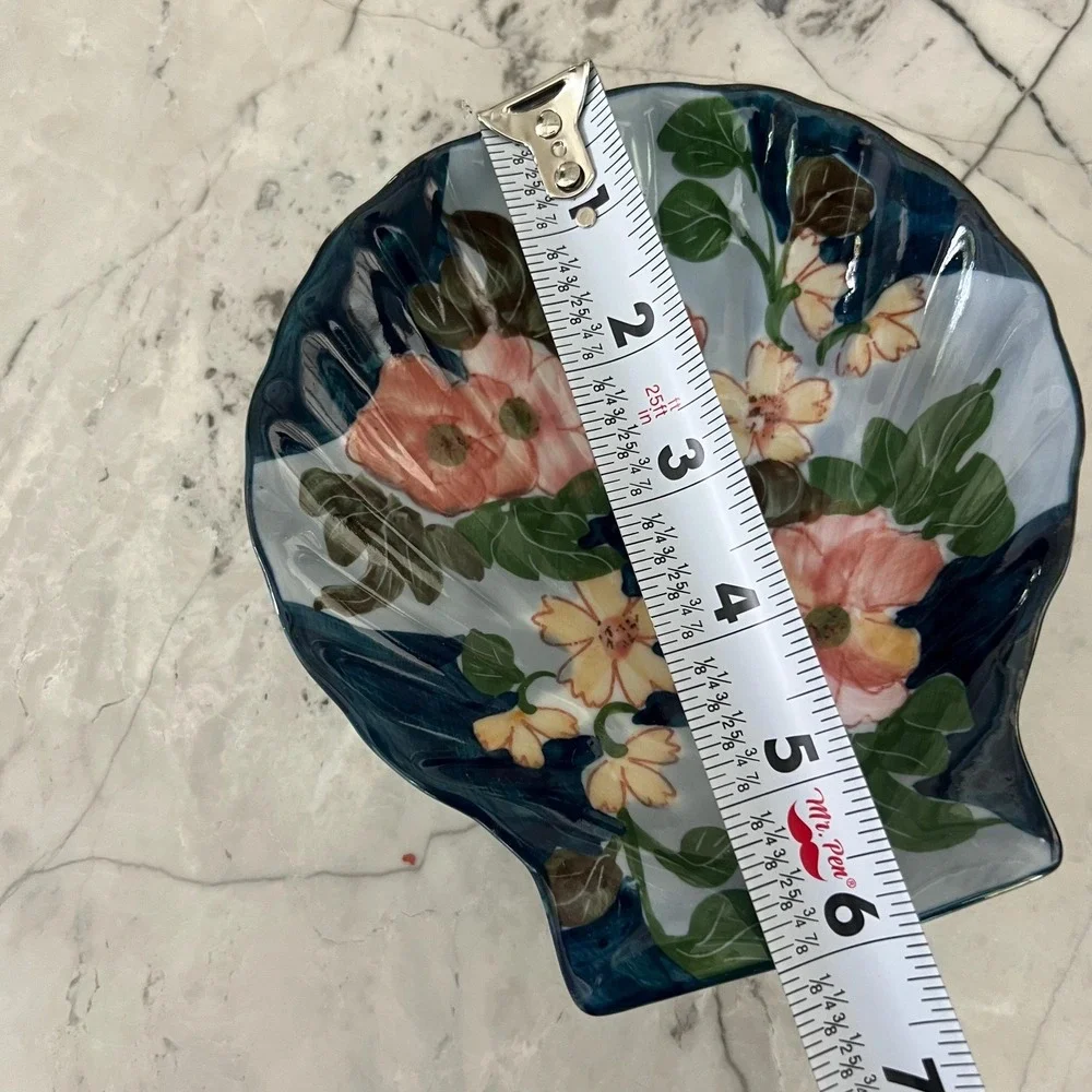 Shell shaped floral trinket dish